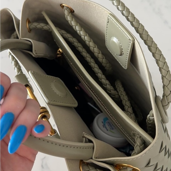 Sage Woven handbag - Picture 2 of 3